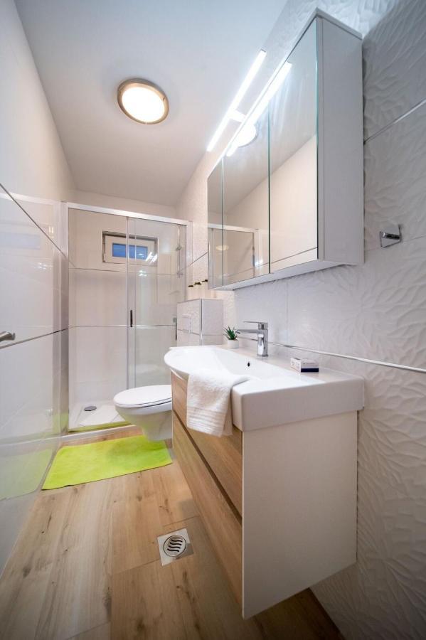 Apartments Arbis Лопар Екстериор снимка