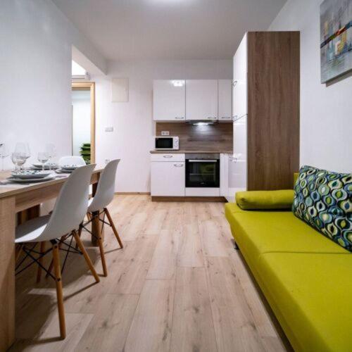 Apartments Arbis Лопар Екстериор снимка