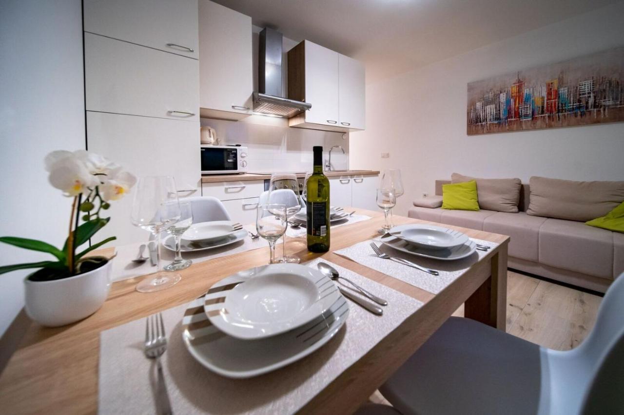 Apartments Arbis Лопар Екстериор снимка