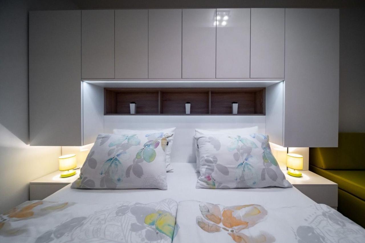Apartments Arbis Лопар Екстериор снимка