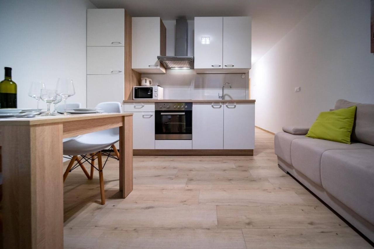 Apartments Arbis Лопар Екстериор снимка