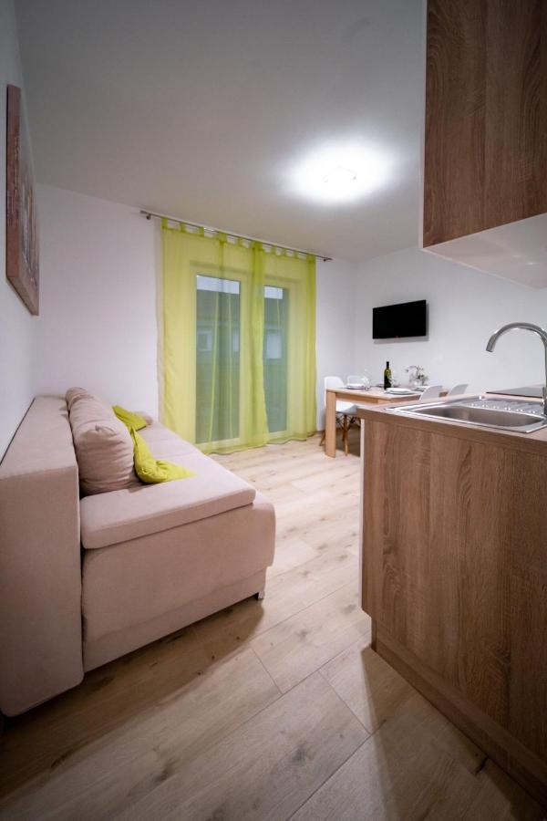 Apartments Arbis Лопар Екстериор снимка