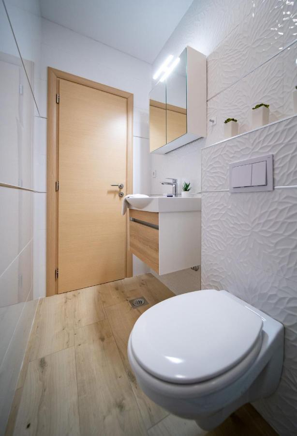 Apartments Arbis Лопар Екстериор снимка
