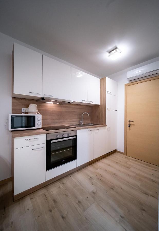 Apartments Arbis Лопар Екстериор снимка