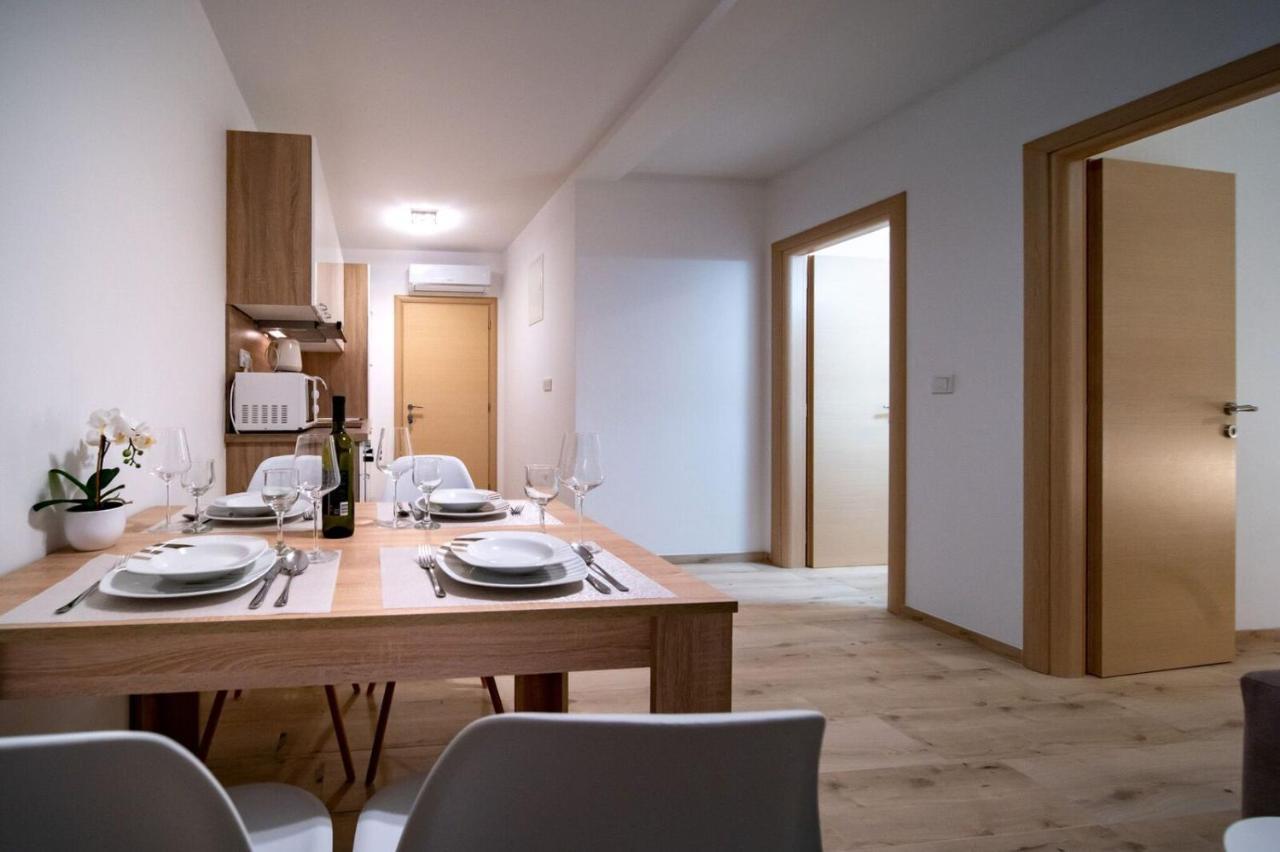 Apartments Arbis Лопар Екстериор снимка