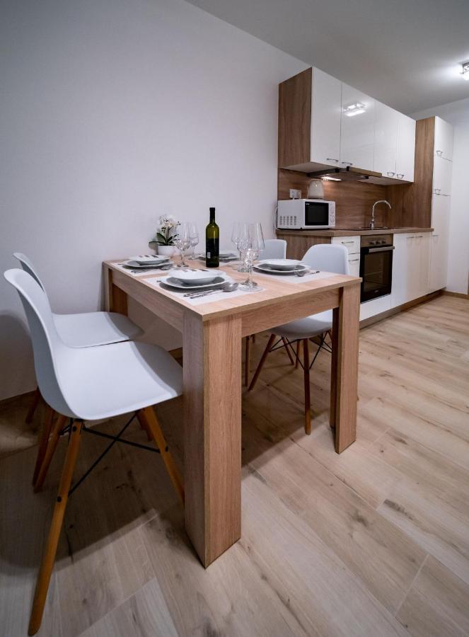 Apartments Arbis Лопар Екстериор снимка
