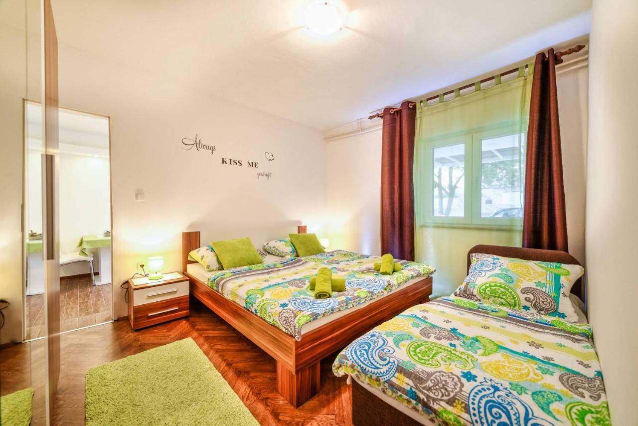 Apartments Arbis Лопар Екстериор снимка