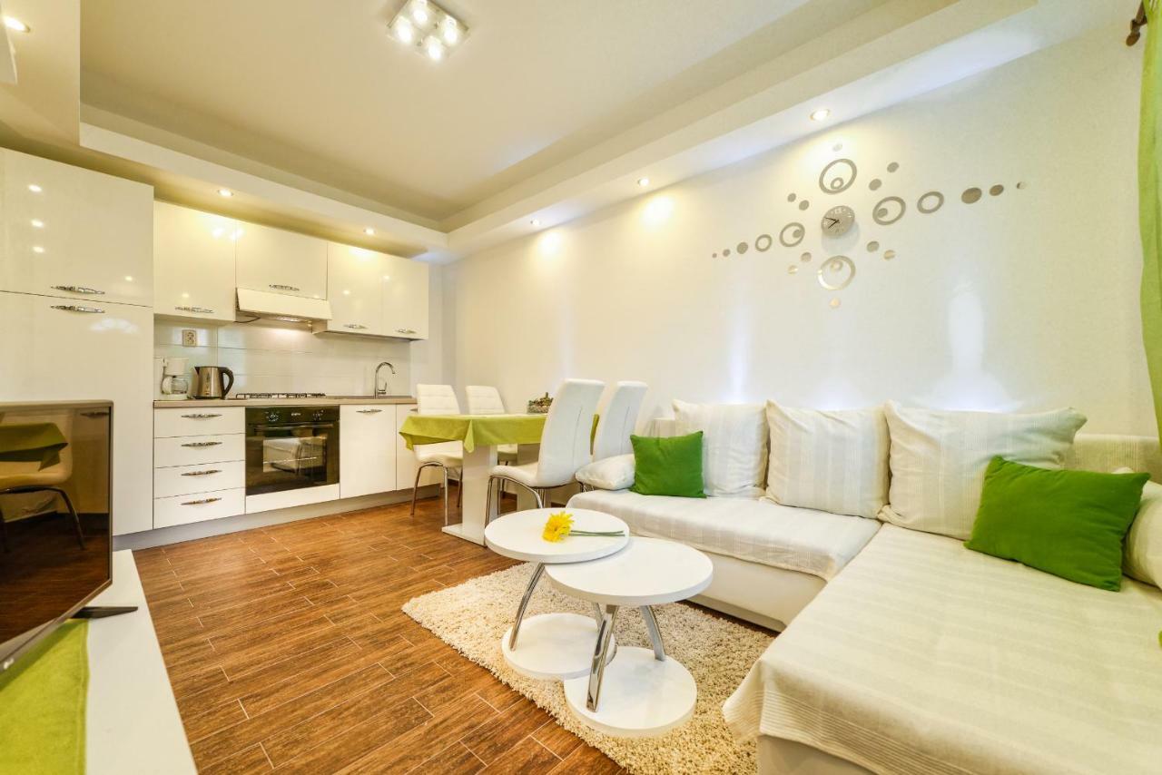 Apartments Arbis Лопар Екстериор снимка