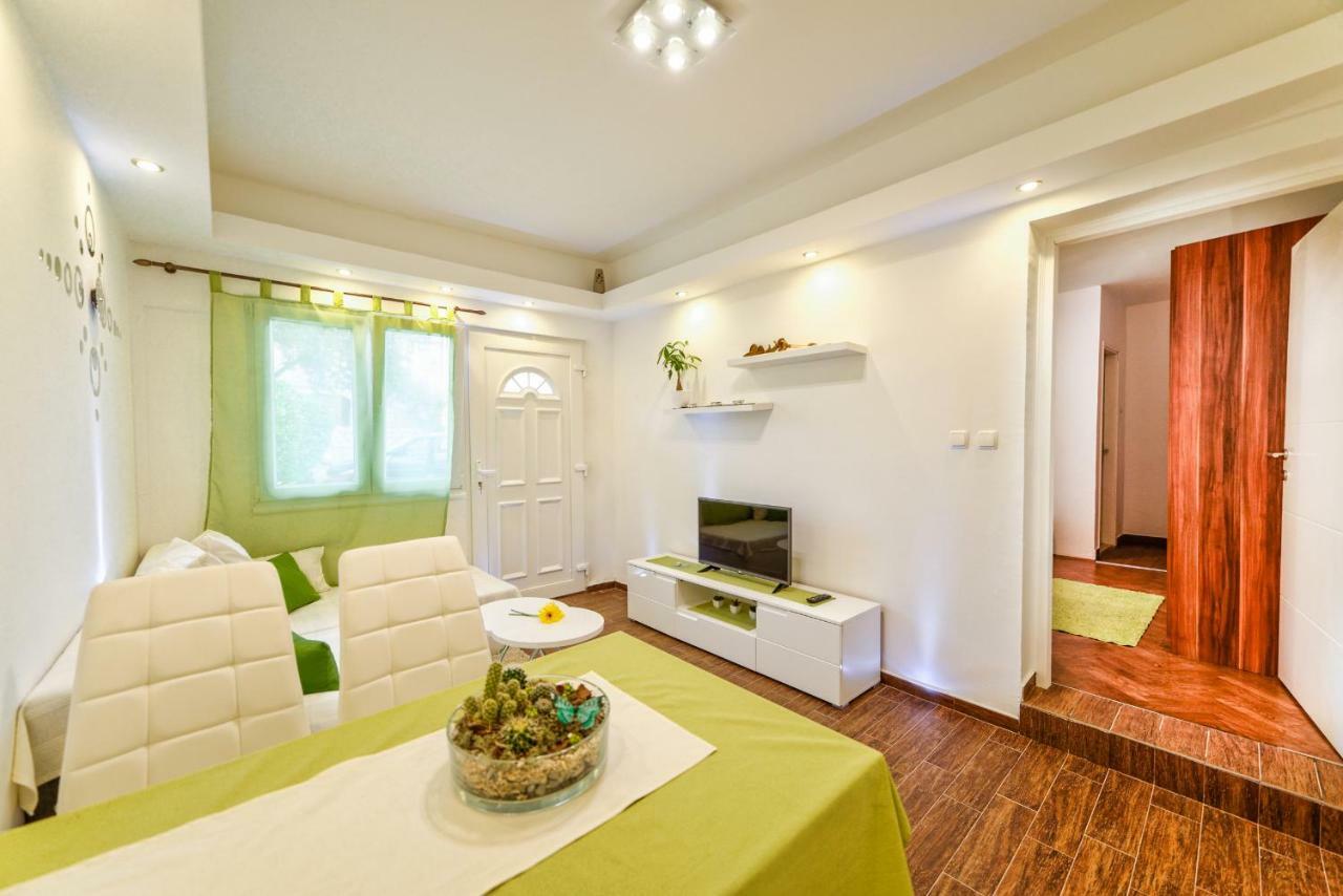 Apartments Arbis Лопар Екстериор снимка